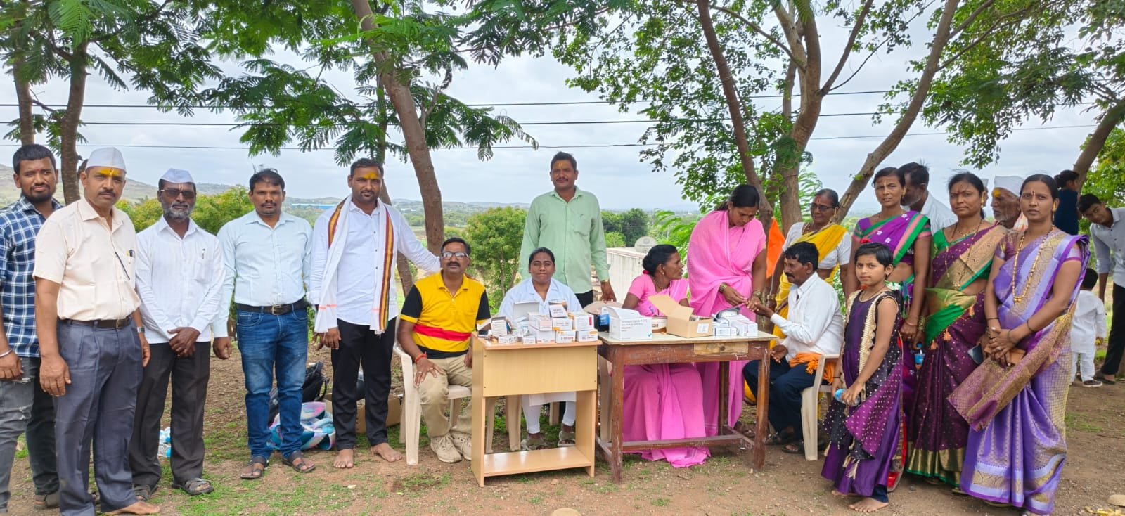 आषाढी एकादशीनिमित्त टाकेवाडीत आरोग्य शिबिर; ११० नागरिकांची मोफत आरोग्य तपासणी
