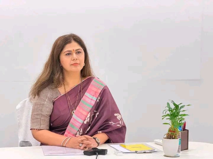 बीड दौऱ्यावर ना. पंकजाताई मुंडे; जिल्हा नियोजन समिती बैठकीसह जनसंपर्क व विविध कार्यक्रमांना उपस्थिती
