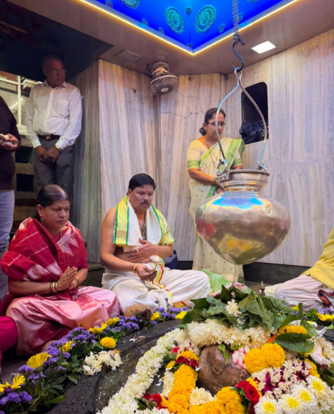 श्रावणी दुसऱ्या सोमवारी कुणकेश्वर मंदिरात भाविकांची अलोट गर्दी; ‘हर हर महादेव’च्या जयघोषाने परिसर दुमदुमला