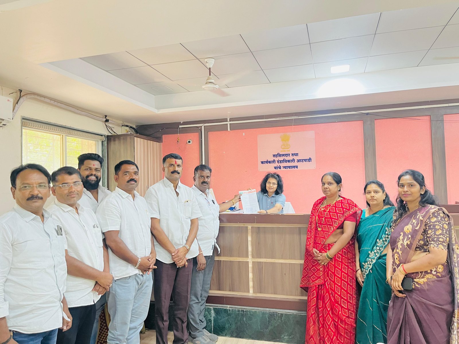 रस्त्यांवरील अतिक्रमणांमुळे वाढला धोका; आटपाडीत तातडीच्या कारवाईची जोरदार मागणी