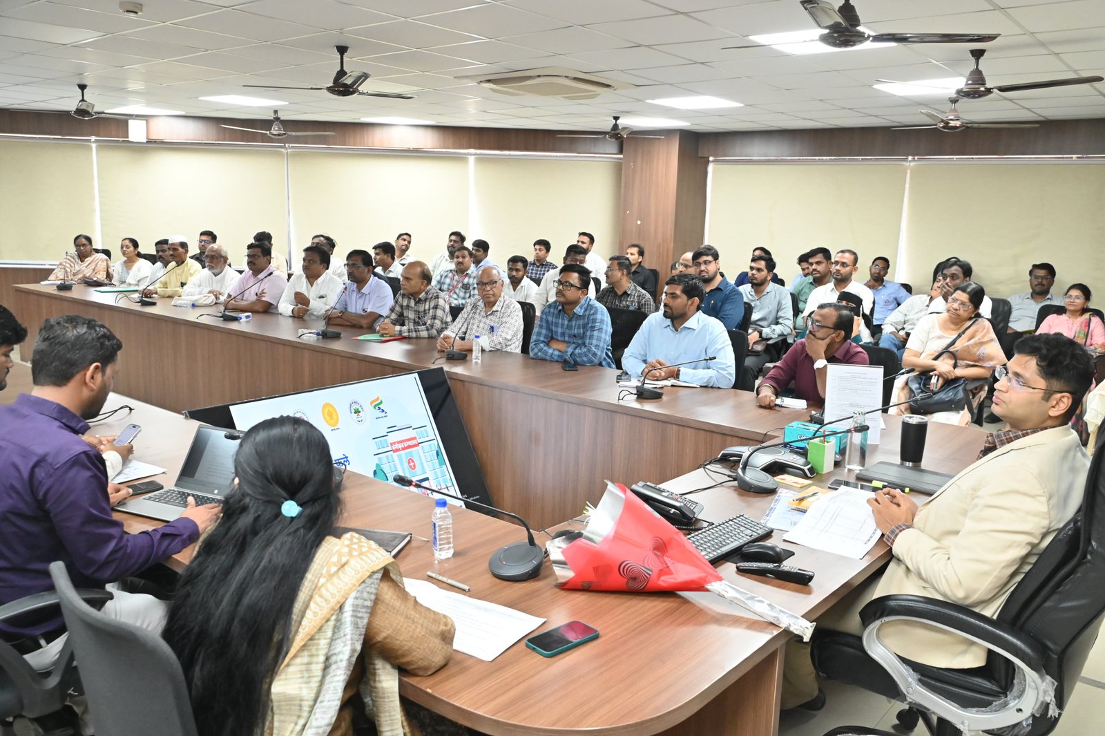 जन आरोग्य योजनेशी अंगीकृत रुग्णालयाची एक ही तक्रार येणार नाही याची दक्षता घ्यावी       - जिल्हाधिकारी एस. कार्तिकेयन