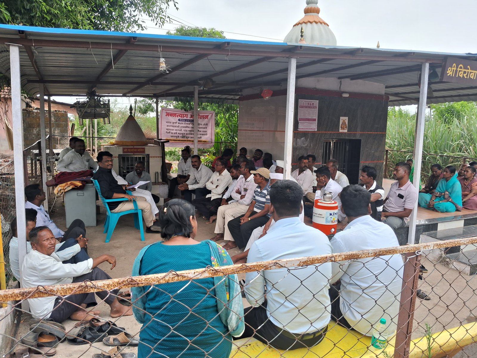 स्वातंत्र्याच्या अमृतकाळातही पाऊलवाटेसाठी संघर्ष; ब्रिटीशकालीन रस्त्याच्या हक्कासाठी तुरचीच्या शेतकऱ्यांचे 'अन्नत्याग' आमरण उपोषण!