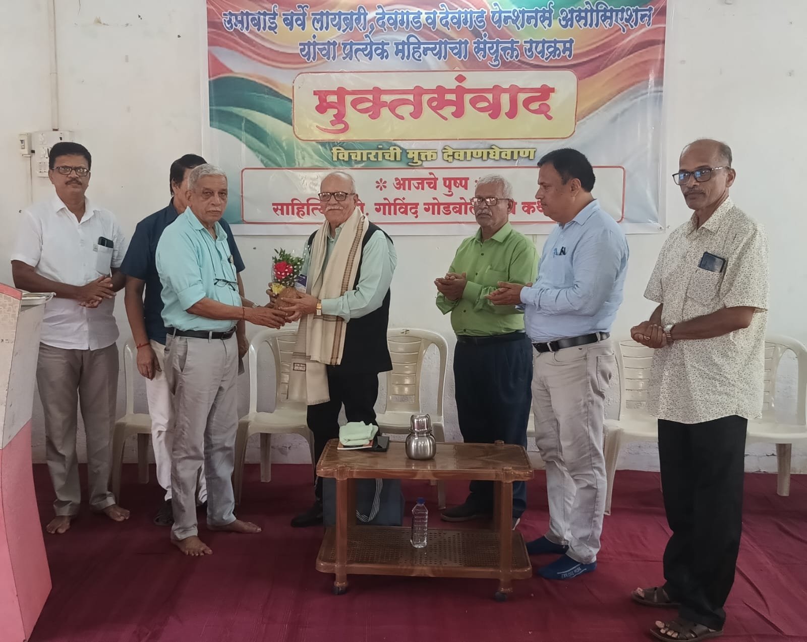 बर्वे लायब्ररीत साहित्यिक गोविंद गोडबोले यांचे भावस्पर्शी कथाकथन बालसाहित्य, जीवनमूल्ये आणि वाचनसंस्कारांवर मार्गदर्शन; मुक्तसंवाद कार्यक्रमास उत्स्फूर्त प्रतिसाद