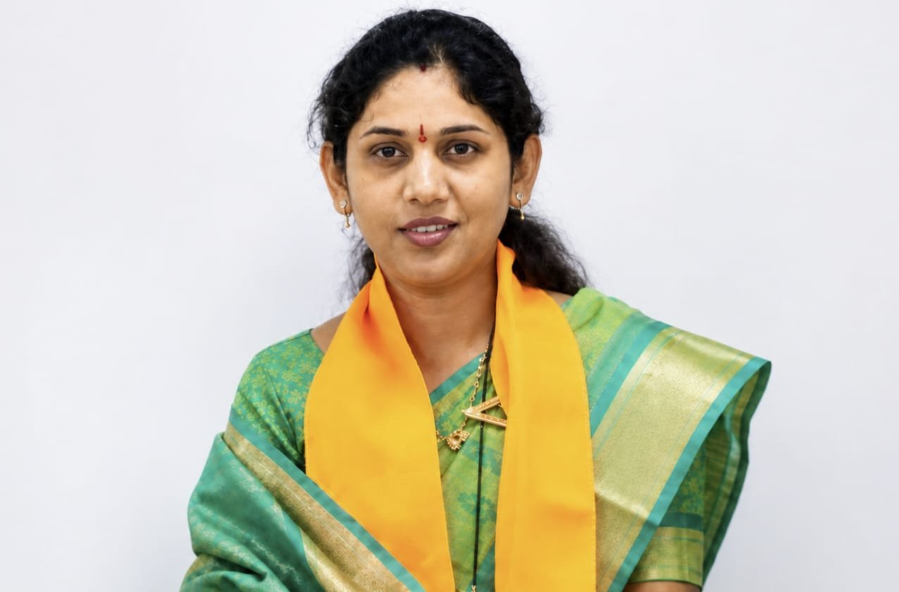  महापालिका शाळांतील विद्यार्थ्यांना रेनकोट व गणवेशाचे तातडीने वितरण करा : शिवसेना नगरसेविका ऐश्वर्या राजेंद्र तरस