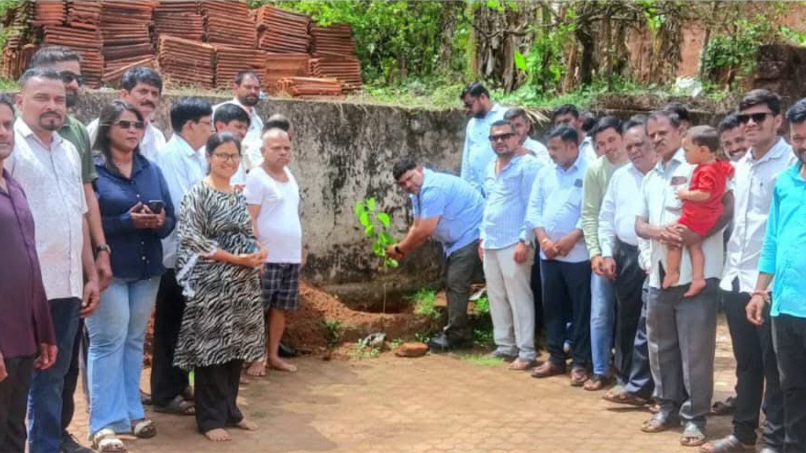 युवासेना प्रमुख आ. आदित्य ठाकरे यांच्या वाढदिवसानिमित्त कुडाळात ५००० वृक्ष लागवड मोहिमेस सुरुवात