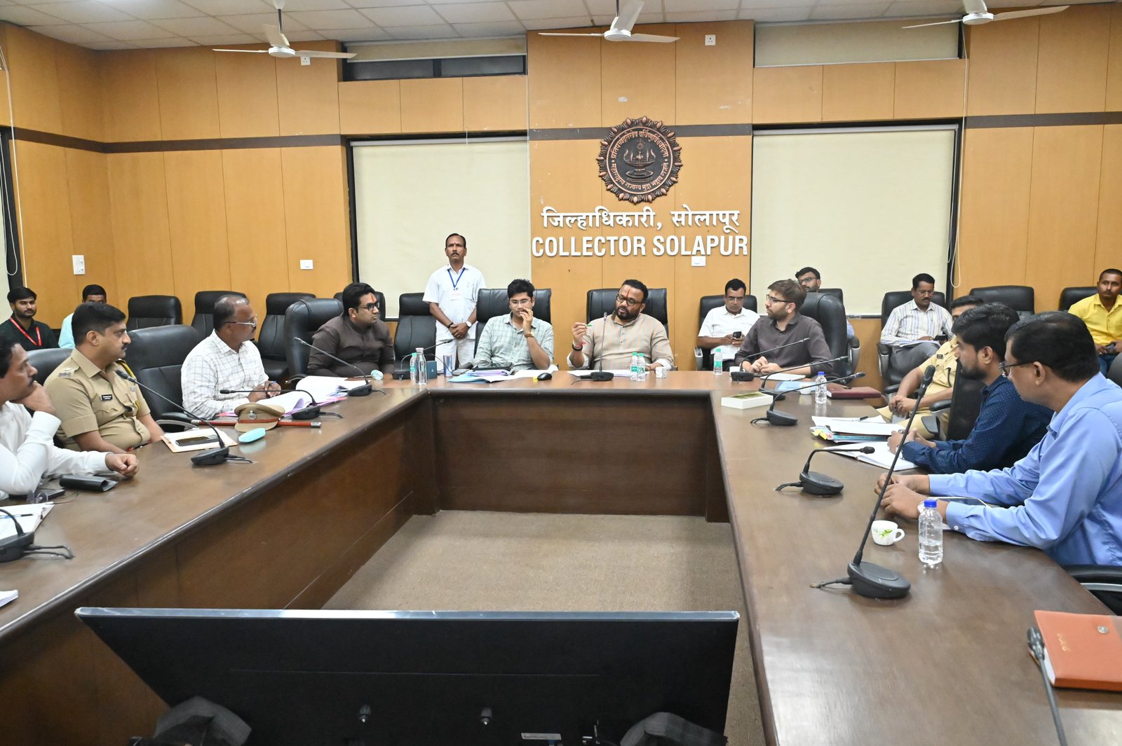 राज्यातील जिल्हा परिषदेचे अधिकारी व कर्मचारी यांनी एक कोटीचे विमा सुरक्षा कवच सोलापूर पॅटर्न राज्यात राबविणार - ग्रामविकास मंत्री जयकुमार गोरे